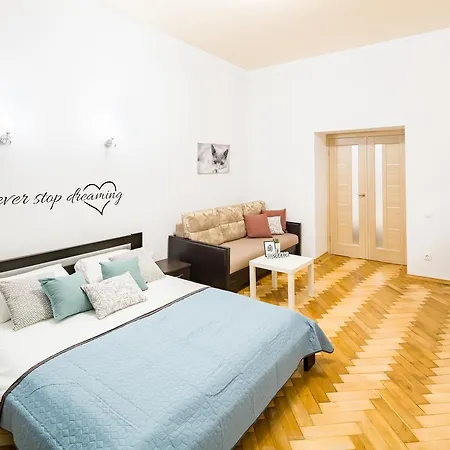 Bright And Cozy With Balcony Apartment *