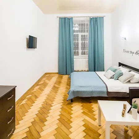 Apartment Bright And Cozy With Balcony