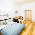 Bright And Cozy With Balcony דירה *