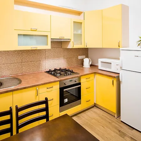 Bright And Cozy With Balcony לבוב